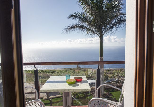 Sea view apartment with terrace in Tenerife North